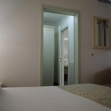 ベッド・アンド・ブレックファスト Palazzo Sant'alfano 4*