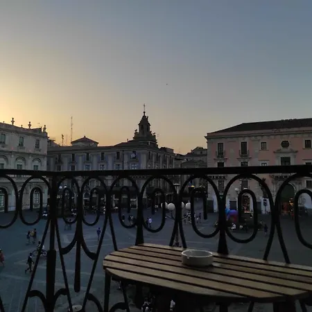 Palazzo Sant'alfano 4* カターニア